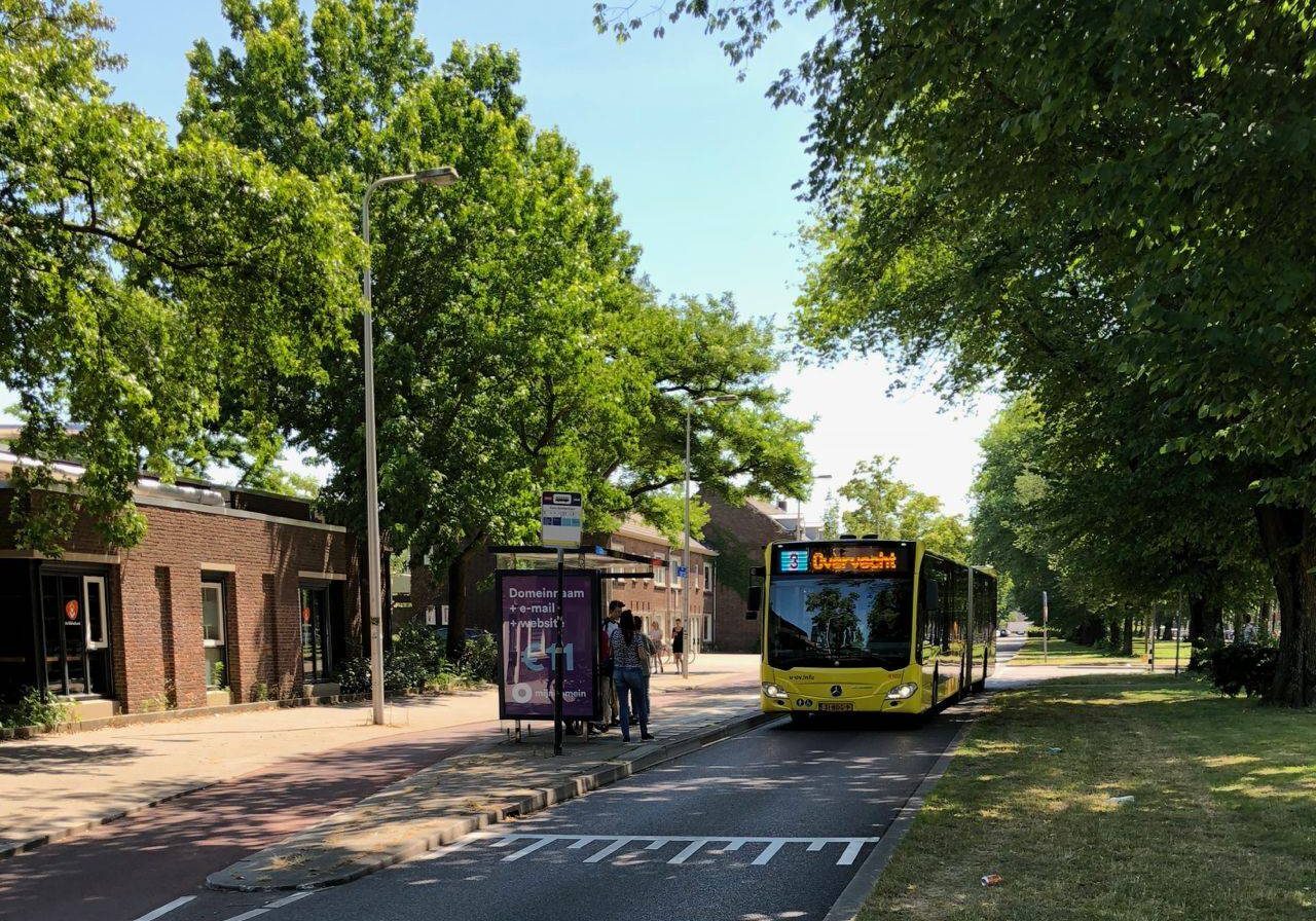 Bushalte-bijna-voor-de-deur-landscape