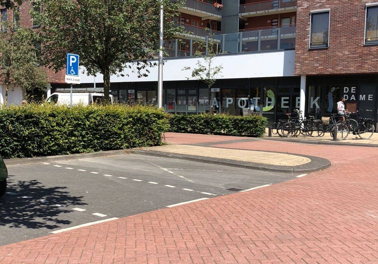 Parkeerplaats-voor-de-deur-2-landscape